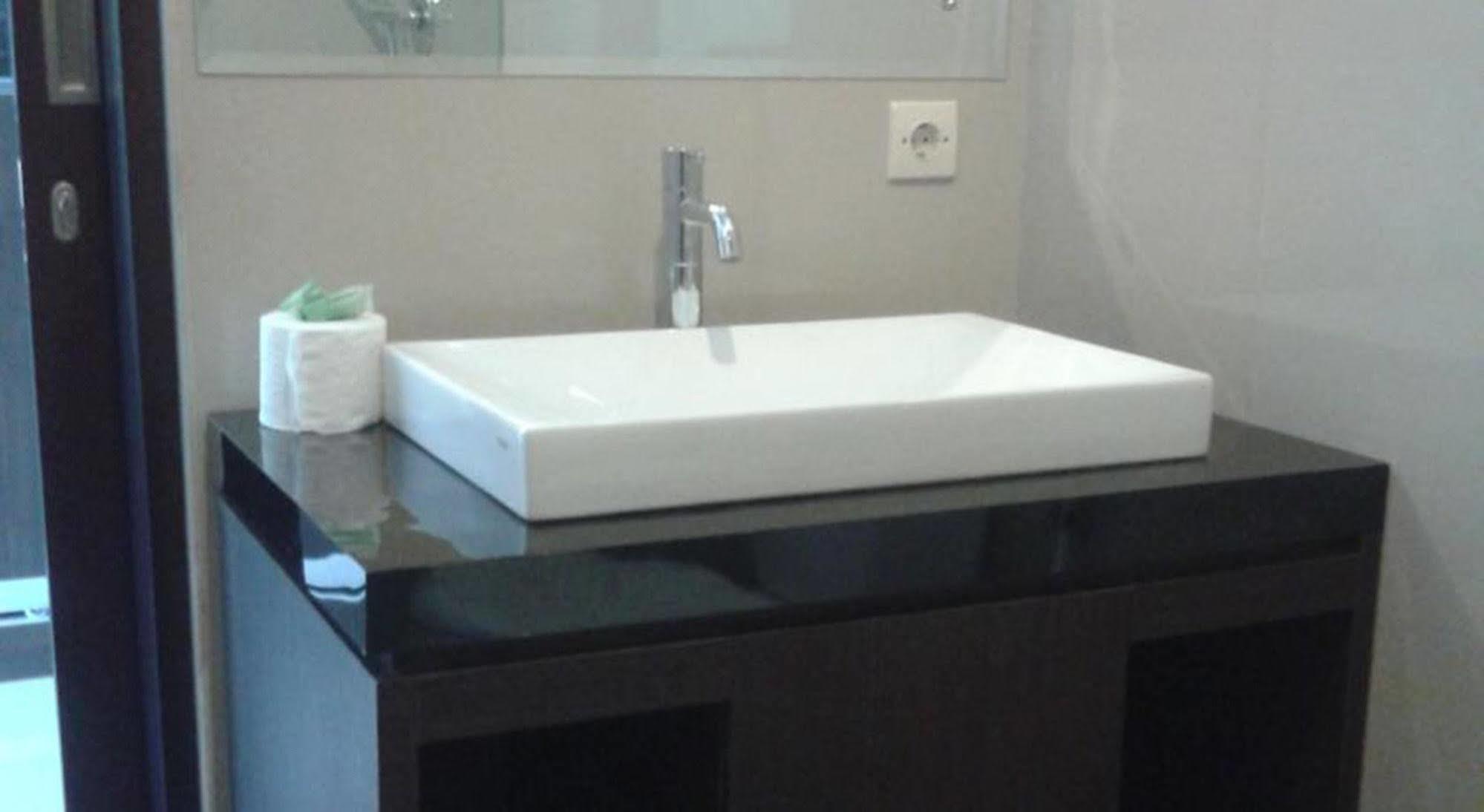 D' Kubu Pratama Homestay Nusa Dua  Exteriör bild